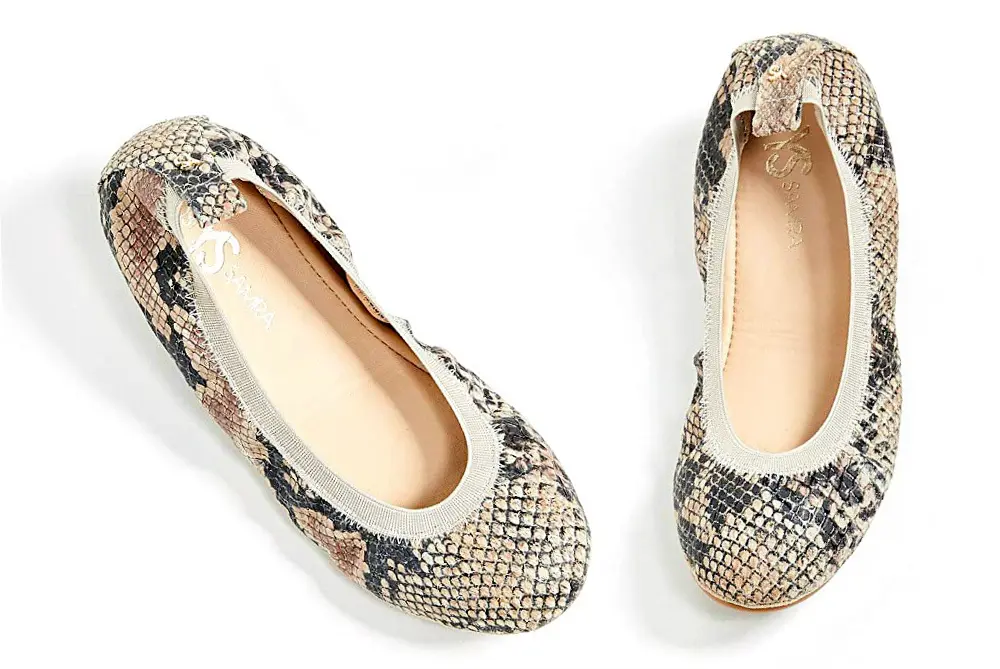 20 Lightweight Travel Items for Women in 2025 3 Foldable Walking Flats