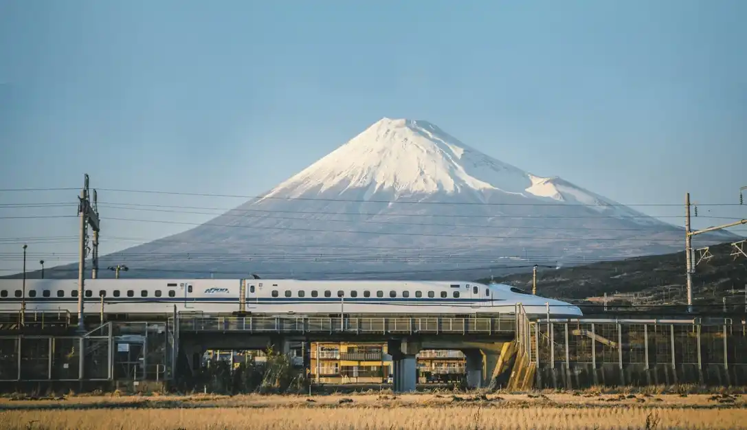 Mount Fuji from Tokyo: Ultimate 2025 Day Trip Guide for Yanks 10 Shinkansen train