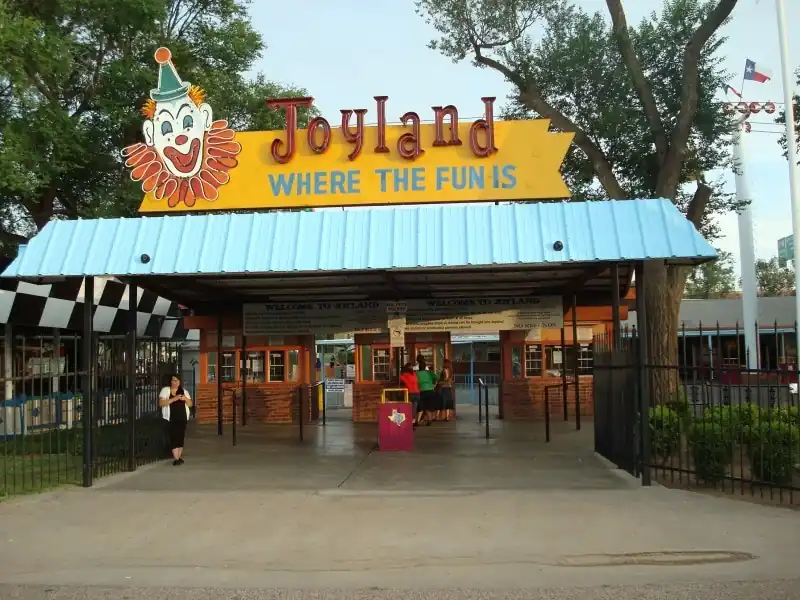 15+ Offbeat & Unique Things to Do in Lubbock Texas 8 Explore Joyland Amusement Park—Mid‑Century Fun