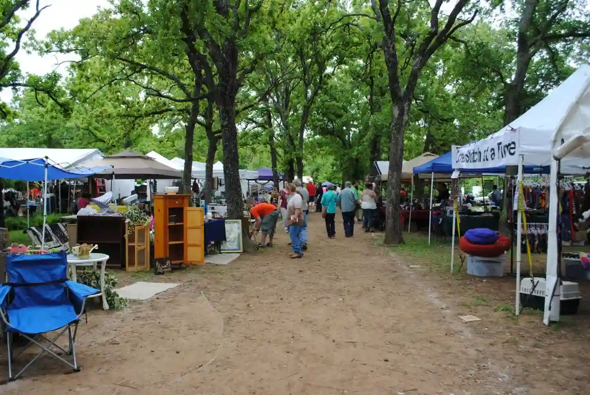 Antique Alley Grandview: When to Go & What to Know 1 Antique Alley Grandview 1