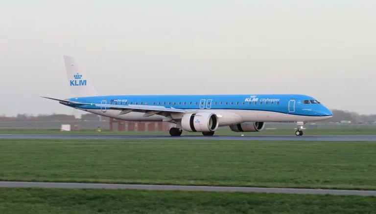KLM Flight KL635 Diverts to Glasgow After Declaring Emergency Mid-Air