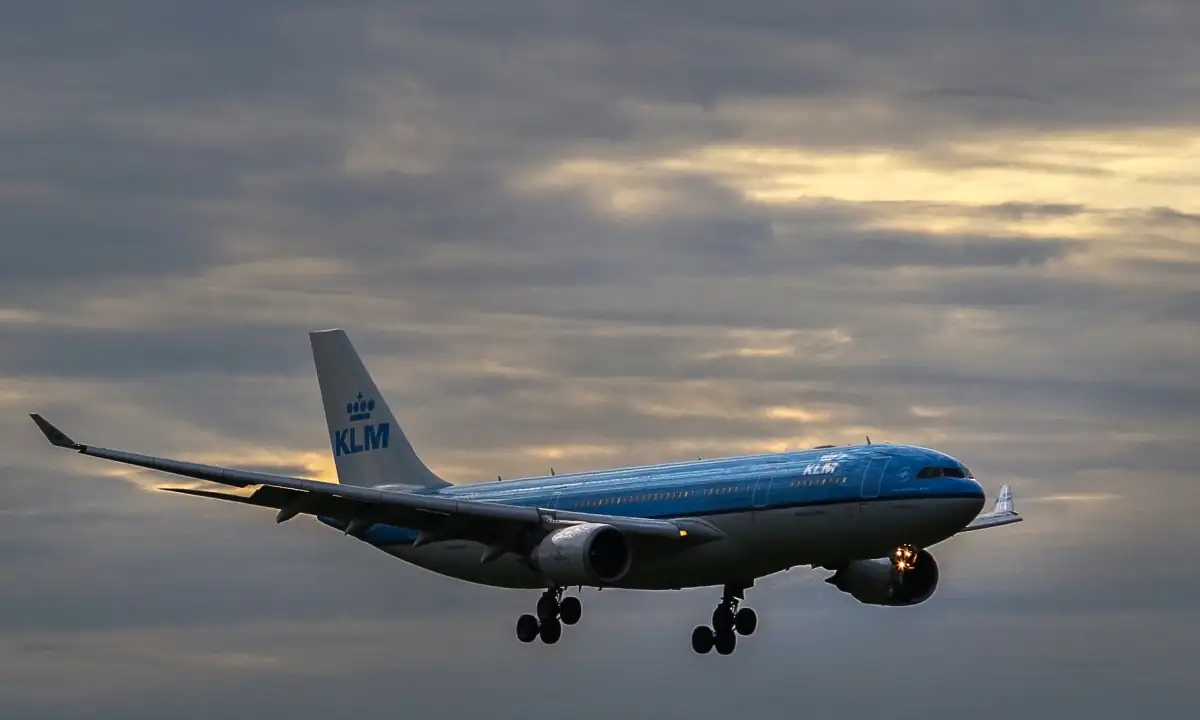 KLM Flight KL635 Diverts to Glasgow After Declaring Emergency Mid-Air 6 Mid Air Emergencies