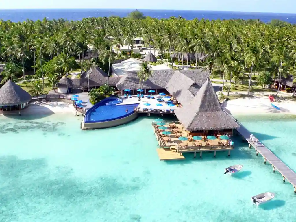 12 Unreal Places With Clearest Ocean Water in the World 15 Rangiroa French Polynesia