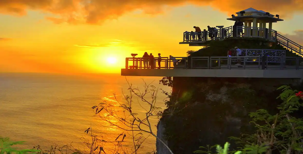 What Are Two Tourist Destinations in Guam You Shouldn’t Miss? 7 Two Lovers Point – A View with a Legend