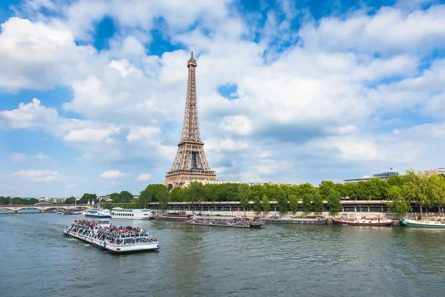 My Paris Itinerary 7 Days: Tried-and-Tested Route for First-Timers 3 Day 1 – Arrival Eiffel Tower Seine Cruise