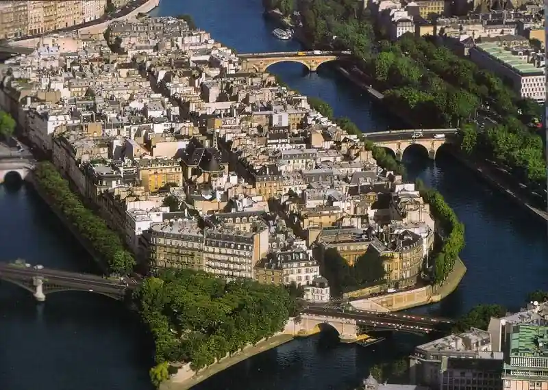 My Paris Itinerary 7 Days: Tried-and-Tested Route for First-Timers 13 Ile Saint Louis Ile de la Cite