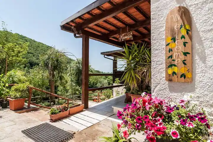 Where to Stay in Montezara