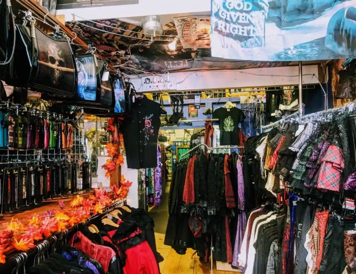 Shopping in the Gothic Quarter