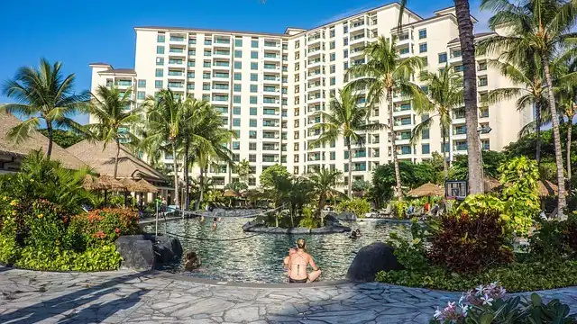20+ best places to travel in december on a budget (Under $800) 17 Hawaii Oahu Ko Olina