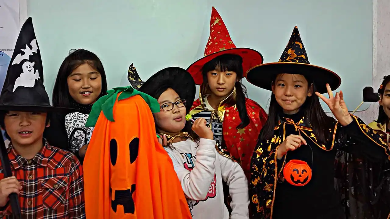 What Countries Celebrate Halloween the Most? 7 Surprising Destinations 9 South Korea