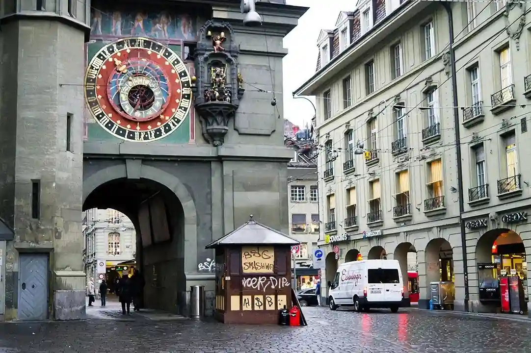 Explore Berns Arcades and Zytglogge Clock Tower