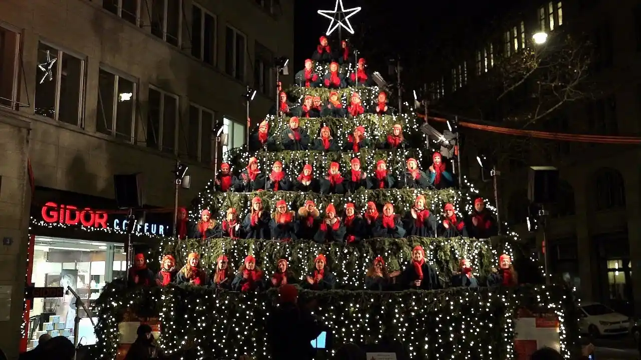 See Zurichs Singing Christmas Tree
