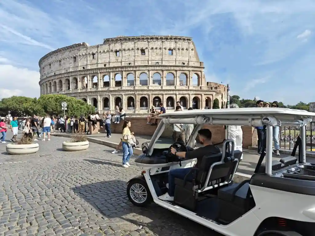 Rome by Golf Cart: The Easiest Way to See the Eternal City's Greatest Destinations 3 Colosseum golf cart
